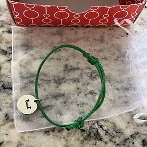 Plunder green Trust bracket